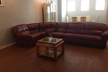 تختخواب و صبحانه Just Minutes From Downtown Chicago