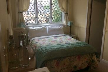تختخواب و صبحانه Rosebank Guest House