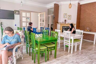 Abelia Otel