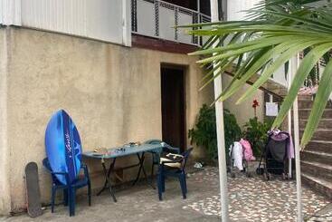 هتل Guest House Bee