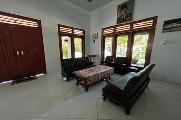 هتل Capital O 92615 Villa Utama D Alas Purwo