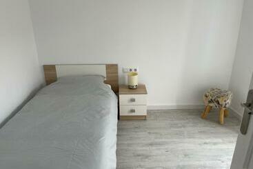 پانسیون Old Town Oliva Guest Apartment
