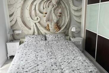 پانسیون Old Town Oliva Guest Apartment