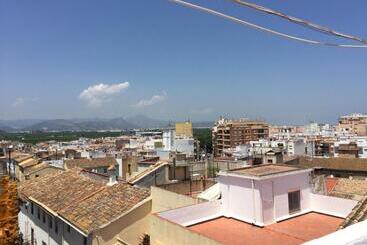 پانسیون Old Town Oliva Guest Apartment