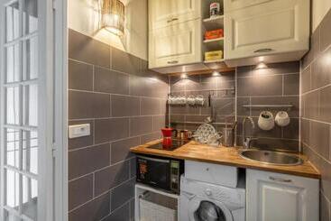 پانسیون Chic Apartment In The Heart Of Paris