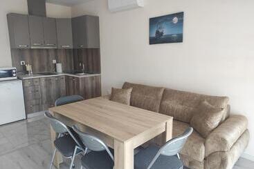پانسیون Sunny House Apartments