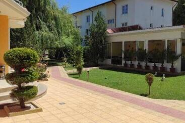پانسیون Sunny House Apartments