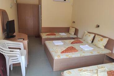 پانسیون Sunny House Apartments