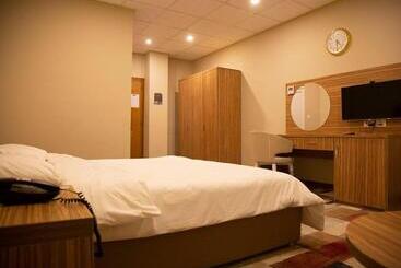 Rawaz Hotel & Motel
