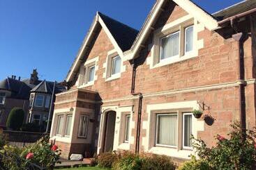 تختخواب و صبحانه Atherstone Guest House