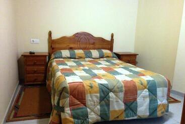 هتل Hostal Carmen