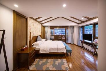 پانسیون Fenghuang Slowly Time Inn