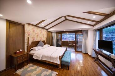 پانسیون Fenghuang Slowly Time Inn