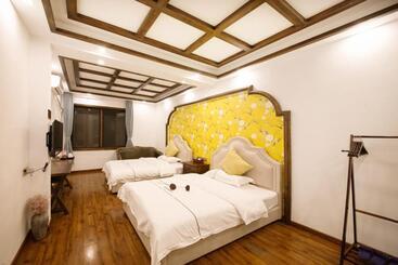 پانسیون Fenghuang Slowly Time Inn