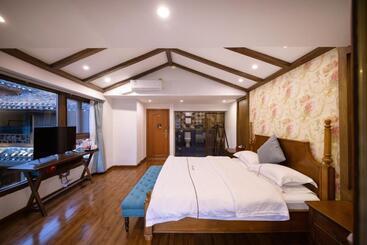 پانسیون Fenghuang Slowly Time Inn