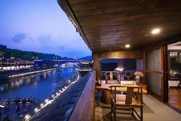 پانسیون Fenghuang Slowly Time Inn