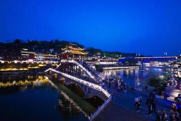 پانسیون Fenghuang Slowly Time Inn