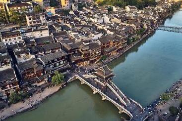 پانسیون Fenghuang Slowly Time Inn