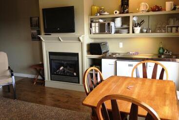 استراحتگاه Mcintyre S Cottages