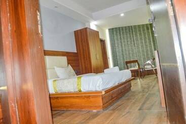 Fabhotel The Golf Inn