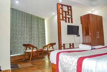 Fabhotel The Golf Inn