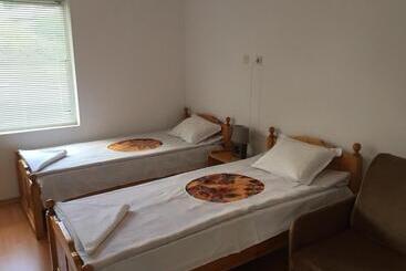 پانسیون Guest House Shotarovi