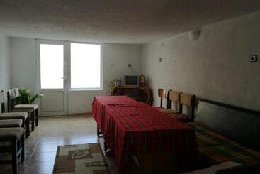 پانسیون Guest House Shotarovi