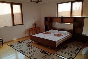 پانسیون Guest House Shotarovi