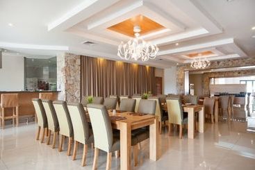 Africanos Country Estate
