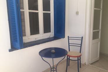 Apostolakis Rooms