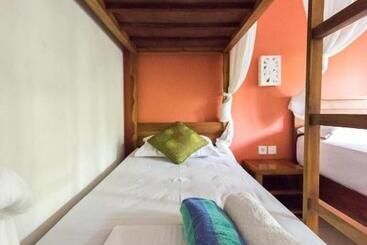 هتل Arjuna Homestay