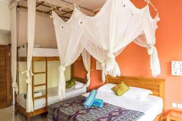 هتل Arjuna Homestay
