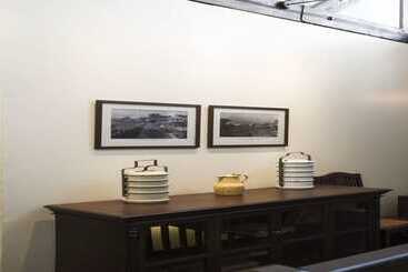 هتل Baan Luang Rajamaitri Historic Inn