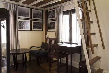هتل Baan Luang Rajamaitri Historic Inn