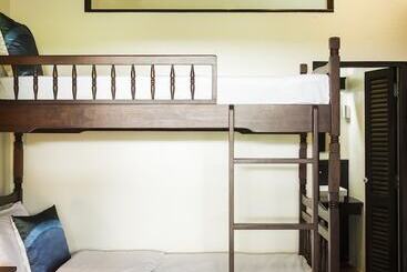 هتل Baan Luang Rajamaitri Historic Inn