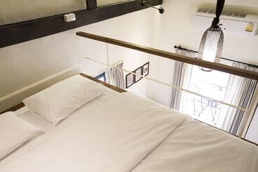 هتل Baan Luang Rajamaitri Historic Inn