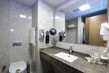 هتل Best Western Premier Karsiyaka Convention & Spa