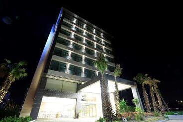 هتل Best Western Premier Karsiyaka Convention & Spa