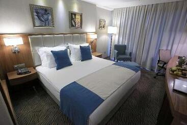 هتل Best Western Premier Karsiyaka Convention & Spa