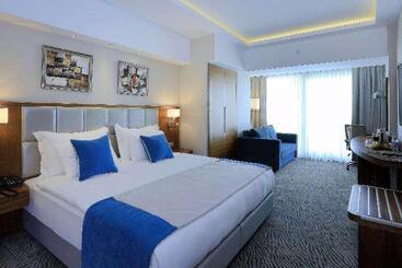 هتل Best Western Premier Karsiyaka Convention & Spa