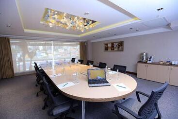 هتل Best Western Premier Karsiyaka Convention & Spa