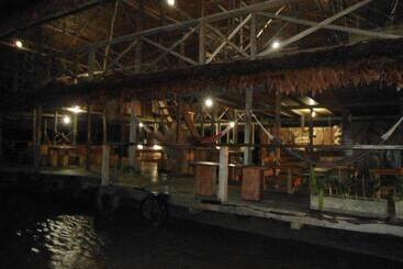 هتل Cabaña Flotante Kurupira