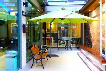 هتل Cloud 9 Lodge