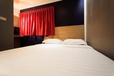 هتل Cloud 9 Lodge