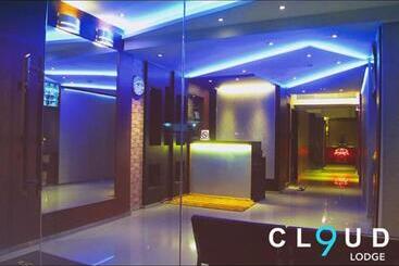 هتل Cloud 9 Lodge
