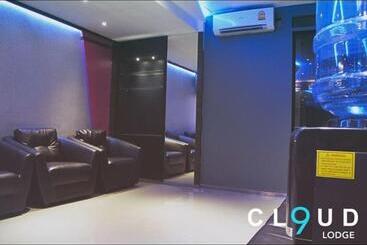 هتل Cloud 9 Lodge