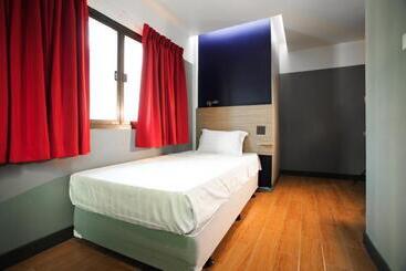 هتل Cloud 9 Lodge