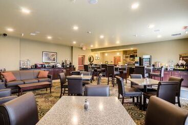 Cobblestone Hotel & Suites   Mccook