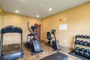 Cobblestone Hotel & Suites   Mccook