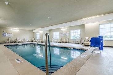 Cobblestone Hotel & Suites   Mccook